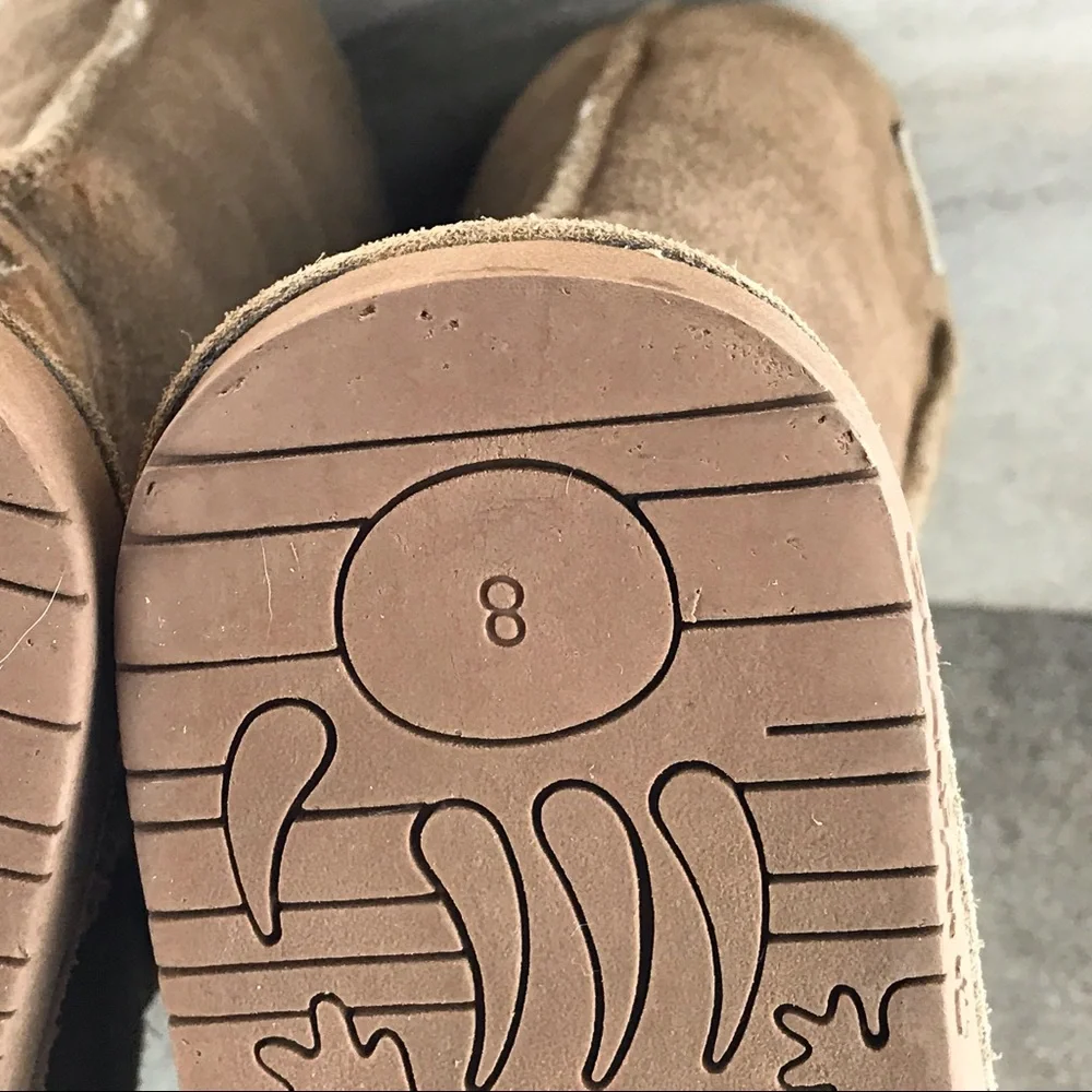 Bearpaw Women’s Elle Tan Suede Boots size 8